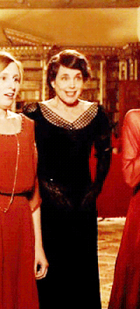 elizabeth mcgovern GIF