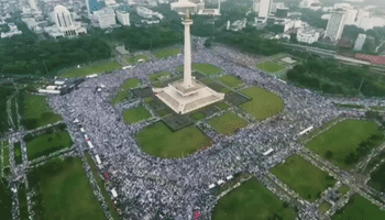 Islamist Groups Stage Huge Rally in Jakarta Ahead of Presidential Election