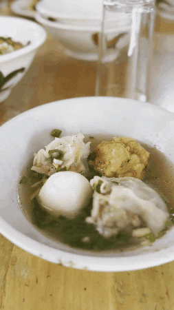 WeLikeTravel giphygifmaker GIF