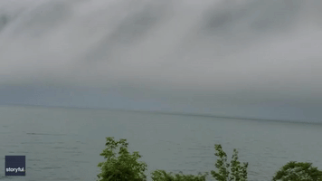 Spectacular Shelf Cloud Brews Over Lake Erie