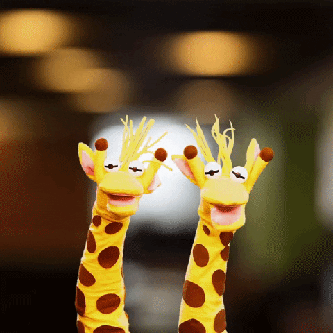 Giraffas giphyupload comida amigos hamburguer GIF