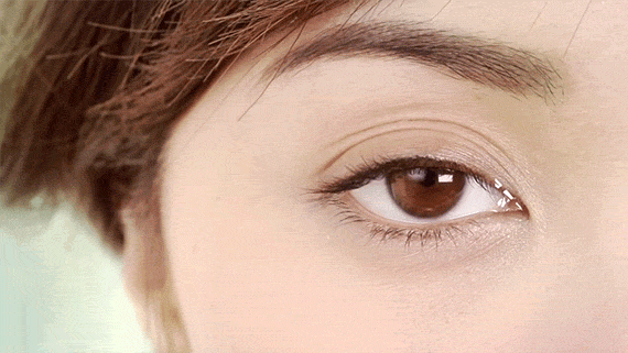 eyeliner GIF