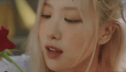 Rose GIF by BLACKPINK