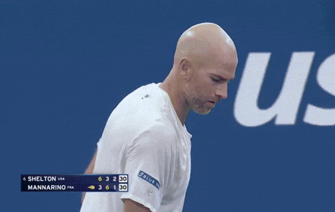 Ben Shelton airborne backhand winner at US Open