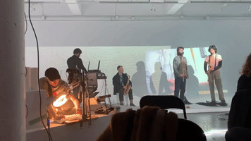 Le quatriรจme volet performances Walking Bread