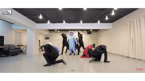 waving kim jonghyun GIF