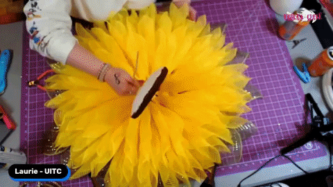Sunflower Wreath GIF by uniqueinthecreek