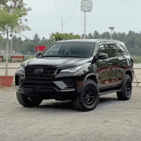 Toyota Landcruiser GIF