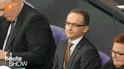 zdf thumbs up GIF by Heute-Show