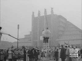 Fun Running GIF by Beeld & Geluid