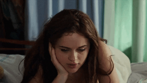 FebreTeen giphygifmaker the kissing booth elle evans a barraca do beijo GIF