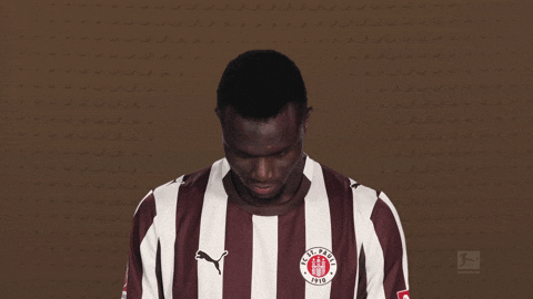 Look Up St Pauli GIF by Bundesliga
