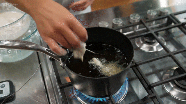 Cook Fry GIF by MasterChefAU