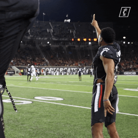 College Football GIF by Cincinnati Bearcats