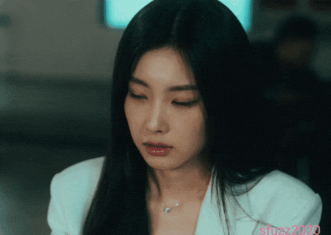 Aura Hyewon GIF