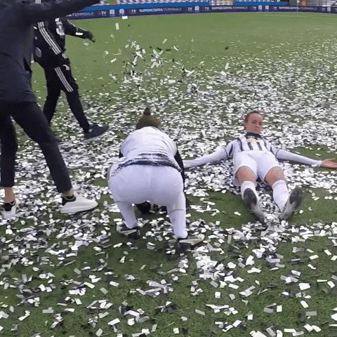 Celebrate Snow Angels GIF by JuventusFC
