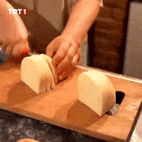 Hungry Breakfast GIF by TRT