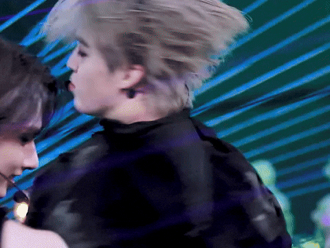 Turning Wen Junhui GIF
