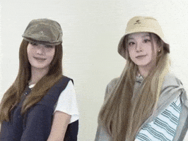 Gidle Minnie GIF