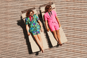 Sun Relax GIF by OppoSuits