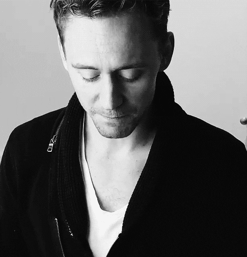 sexy tom hiddleston GIF