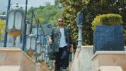 mediaset man walk turkey hombre GIF