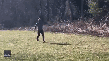 Man Performs Impressive Parkour Tricks