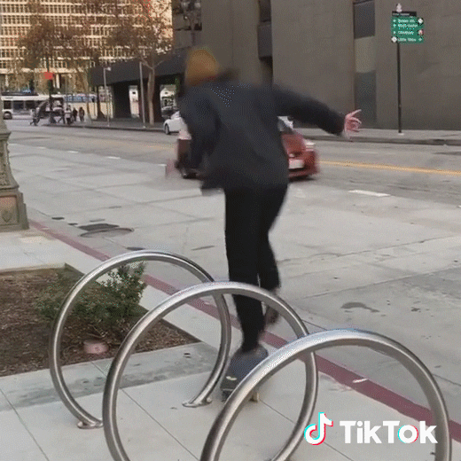 Friday Vibe GIF by TikTok France