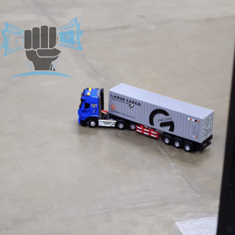 Tractomula a control remoto en uso