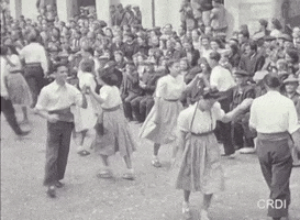 Folk Dancing GIF by CRDI. Ajuntament de Girona
