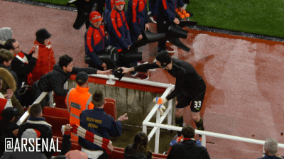 football giving GIF by Arsenal