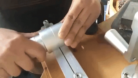 Pepetools giphygifmaker chainmaille pepetools jumprings GIF