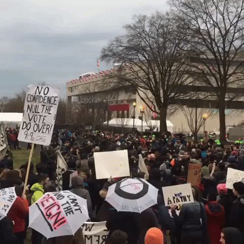Protesters Block Checkpoint into Inauguration