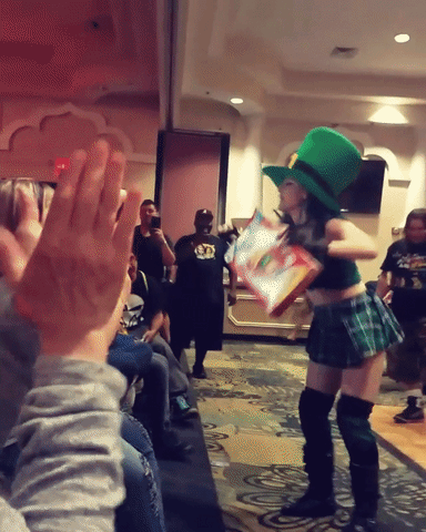 lucky charms levÃ GIF