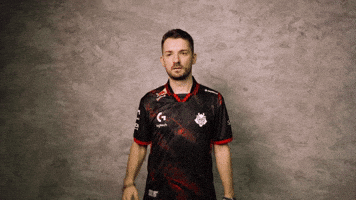Hunter Looking GIF by G2 Esports