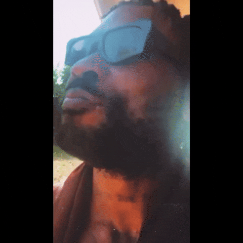 damso_gifs giphyupload rire damso rigole GIF