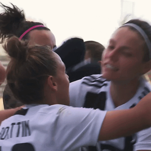 Womens Football Hug GIF by JuventusFC
