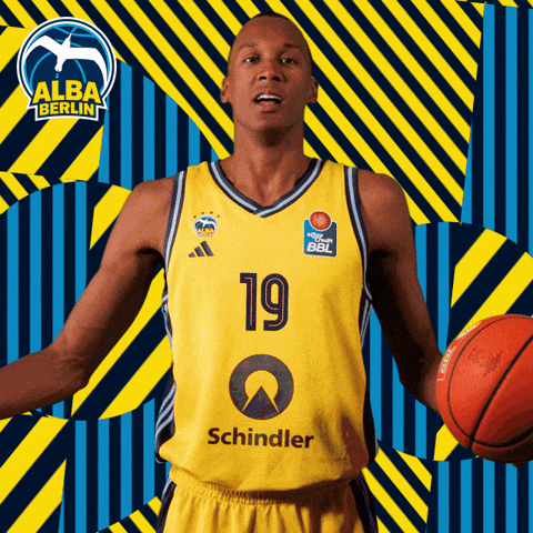 Basketball Louis GIF by ALBA BERLIN