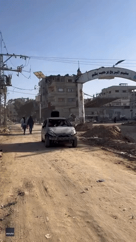 People Evacuate Al-Bureij in Central Gaza Following Israeli Warning