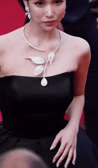 Black Swan Fashion GIF