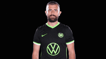 Look Here Reaction GIF by VfL Wolfsburg