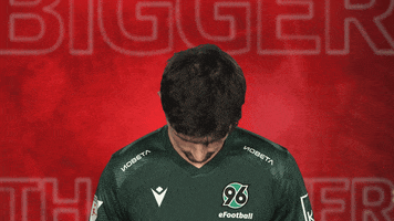Look Up Hannover 96 GIF by Bundesliga