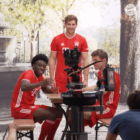 Champions League Smiling GIF by FC Bayern Munich