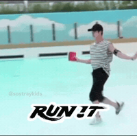 Stray Kids Correr GIF