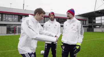 thomas muller dance GIF by FC Bayern Munich