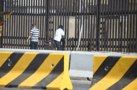 elsolde_mexico giphygifmaker frontera migrantes GIF