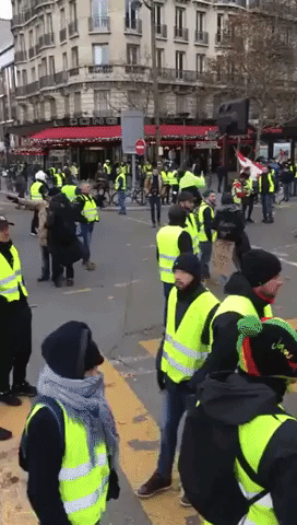 Yellow Vest Protesters Block Off Paris Ring Road