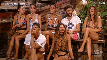 yuri idc GIF by Isola dei Famosi