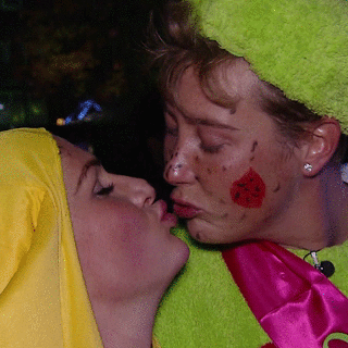 tlc_nl giphyupload funny fun laugh GIF