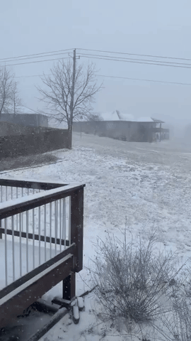 Snowfall Lowers Visibility in Mid-Missouri